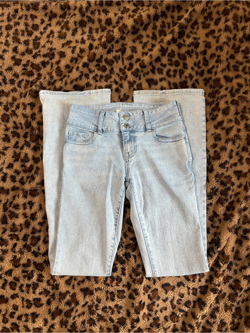 Light Wash Women’s Jeans - Classic low rise bootcut